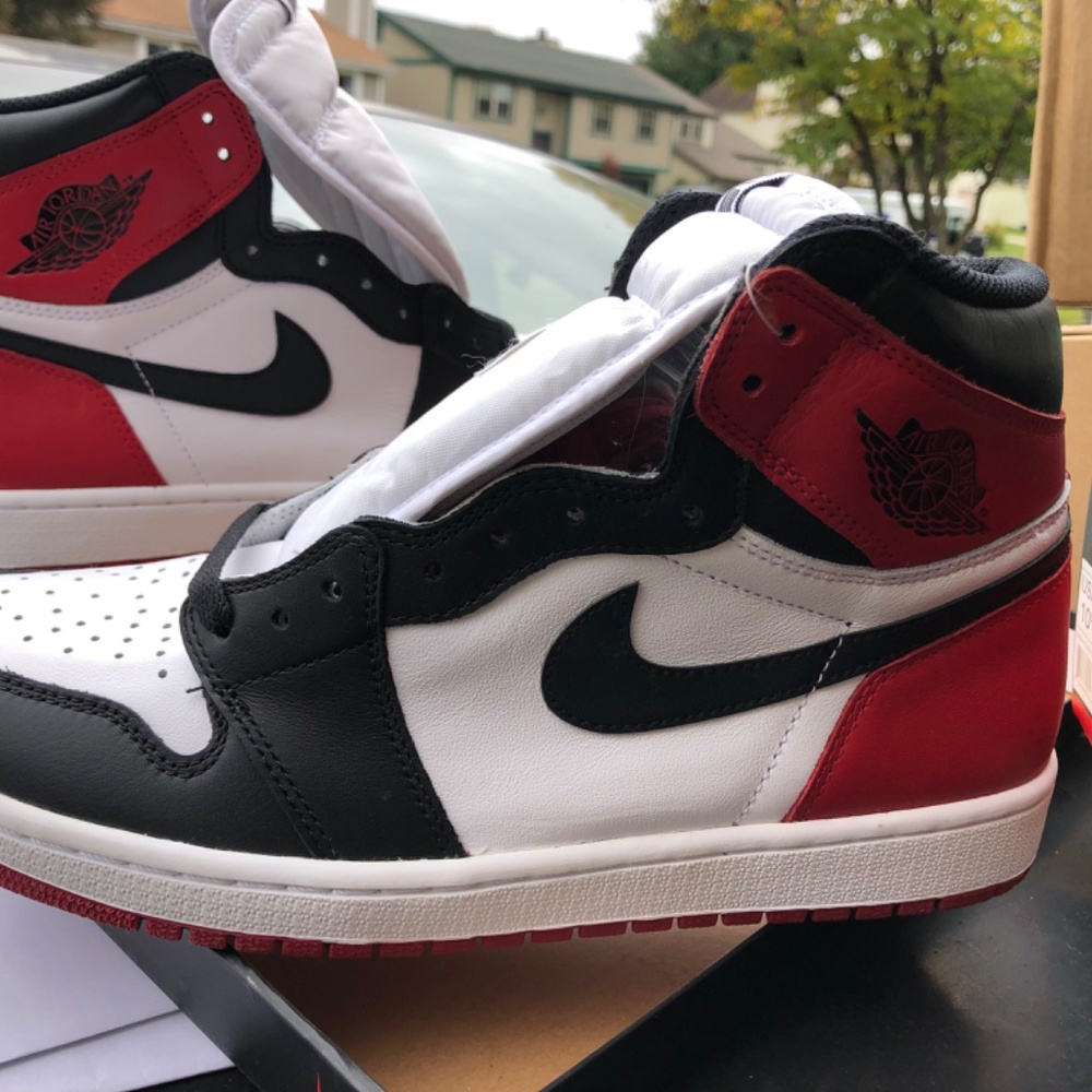 Air Jordan 1 Retro High OG - Picture 2 of 14